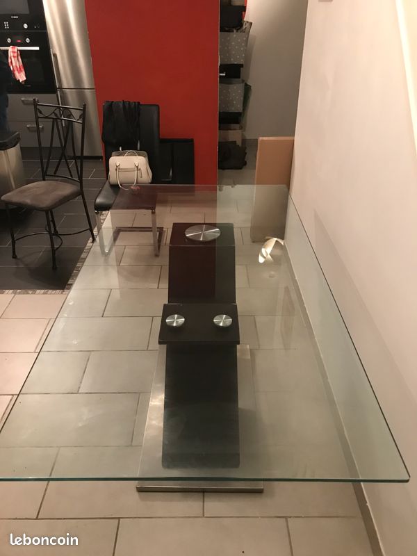 Table en verre (image 1)