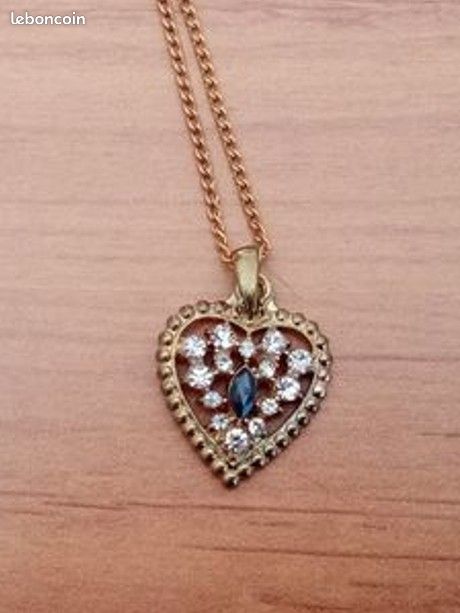 COLLIER Doré Pendentif Ajouré Coeur avec Strass - 45 cm (image 7)