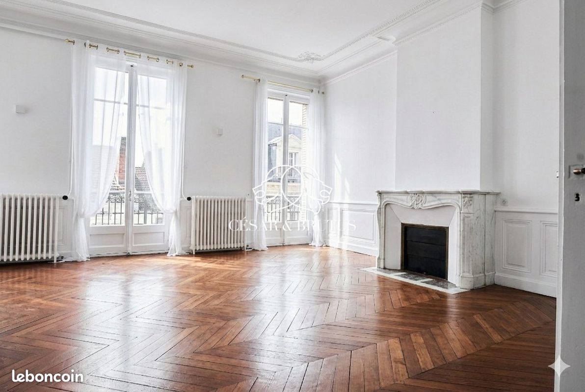 Appartement 8 pièces 266 m² · à Roanne · 266 m² · 1 800 €/mois