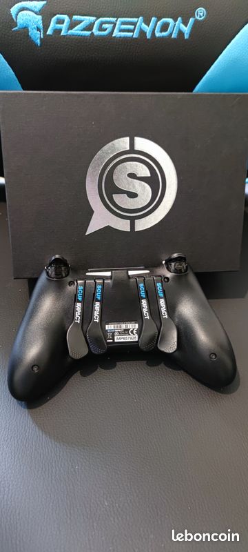 Manette scuff impact (image 4)