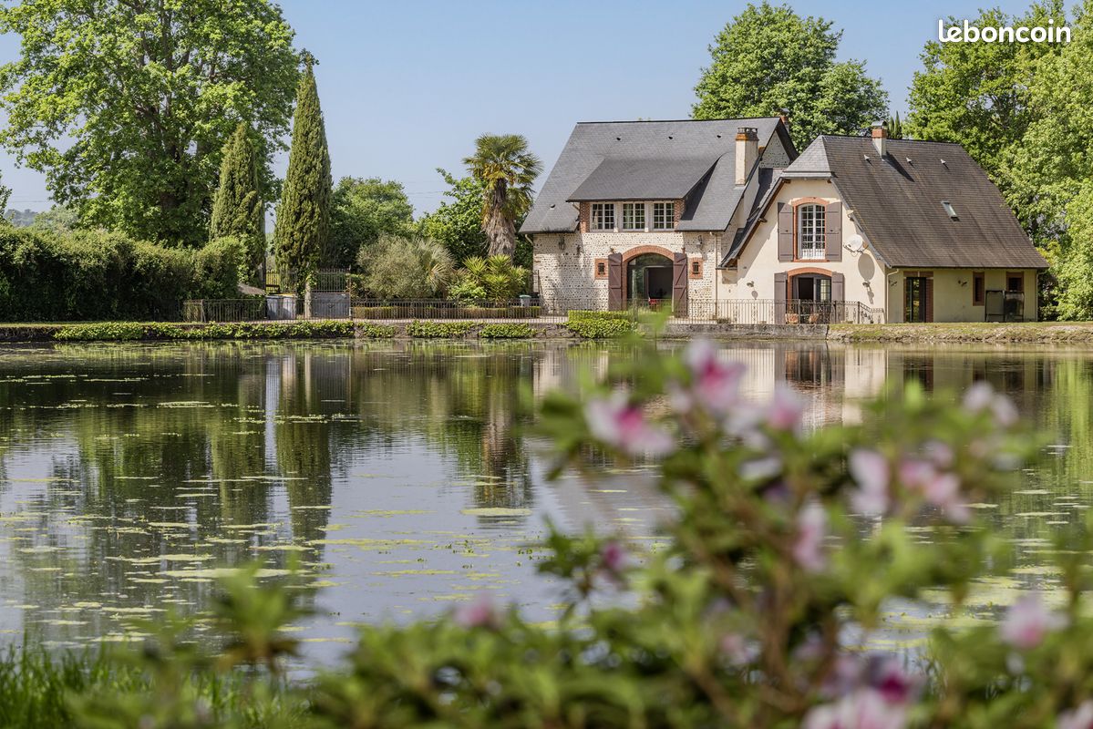 Maison 10 pièces 450 m² · à Bougarber · 450 m² · 1 890 000 €