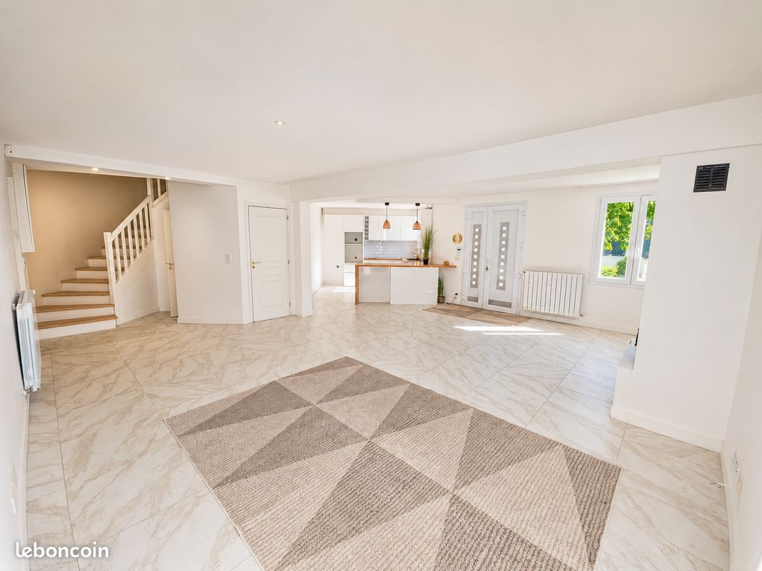 RARE – Belle Maison Familiale Rénovée – Non Mitoyenne - Sans Vis-à-vis - 124 m² – Jardin – 6 pièces - 4 chambres – 339 m² de terrain (image 3)