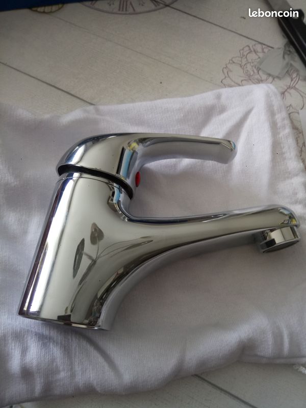 MITIGEUR LAVABO Avec Bonbe de Vidange et flexibles (image 2)