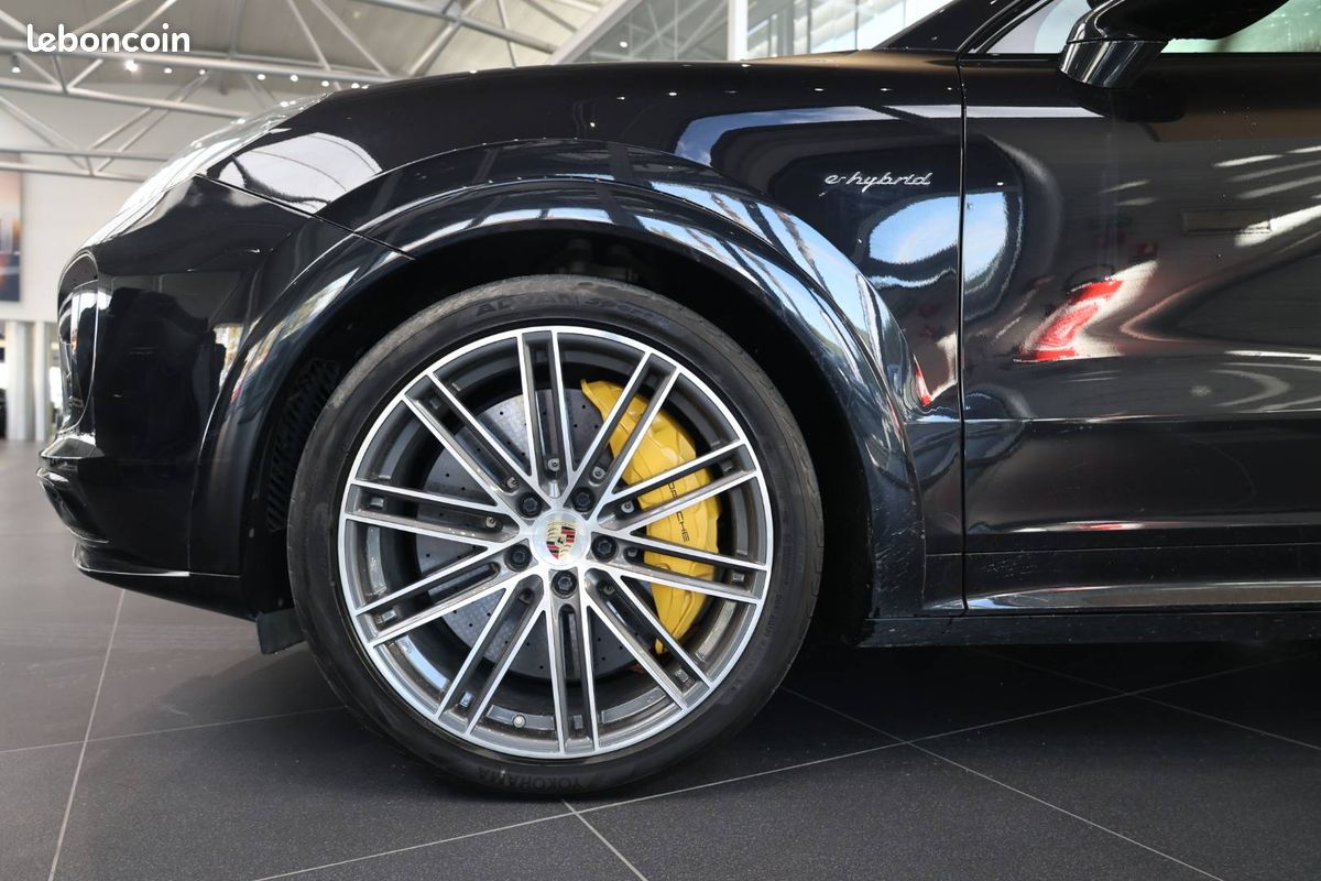 PORSCHE Cayenne Coupe E-Hybrid 4.0 V8 680 ch Tiptronic BVA Turbo S (image 7)