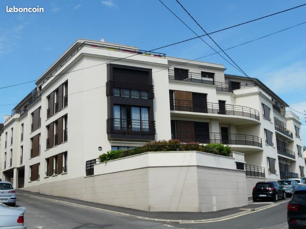 Place de parking Centre-ville · à Dammartin-en-Goële · 15 000 €