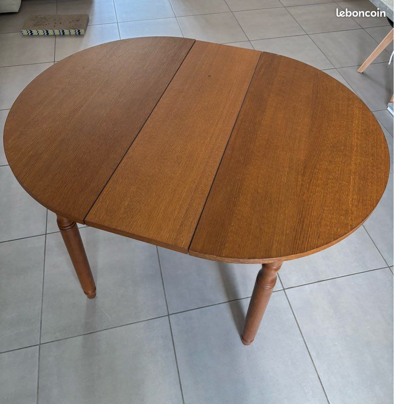 Table ronde à abattants en bois (image 1)