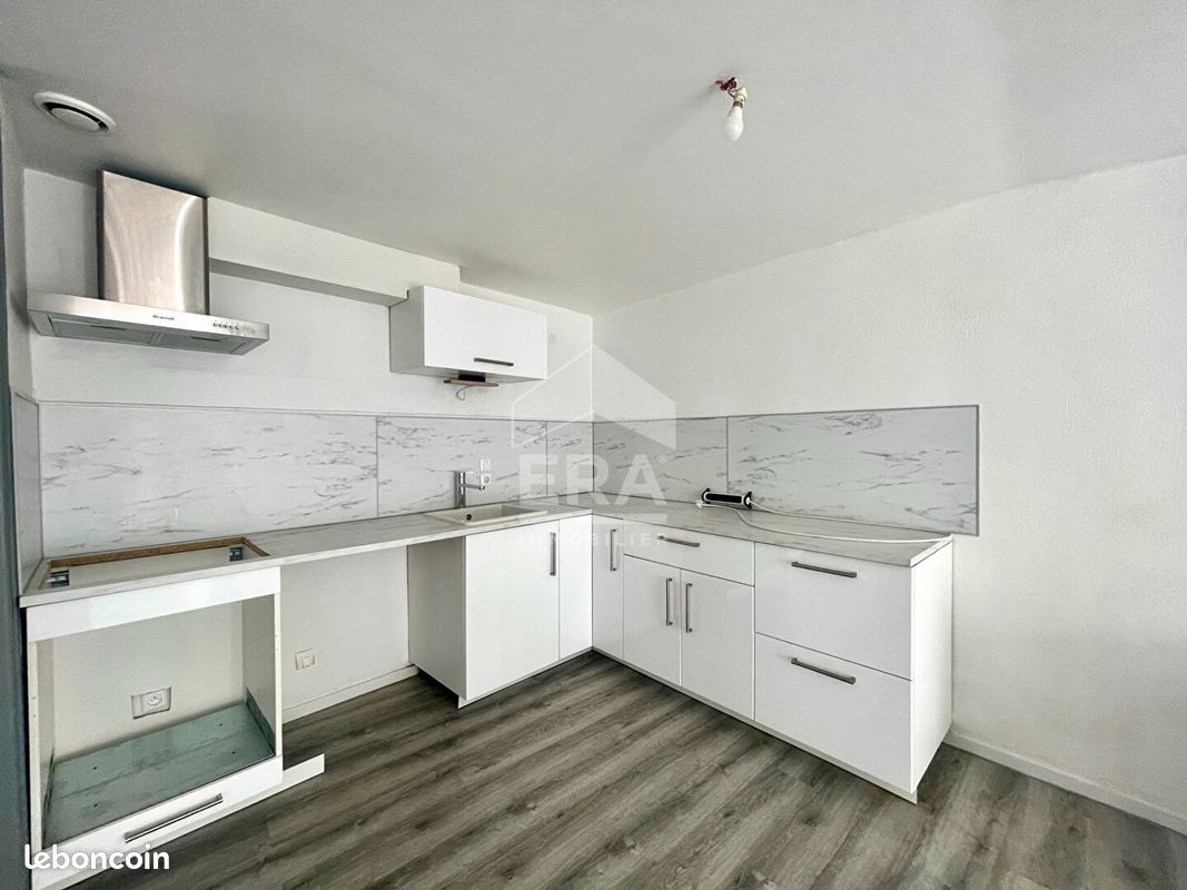 Appartement 3 pièces 51 m² · à Saint-Cannat · 51 m² · 700 €/mois