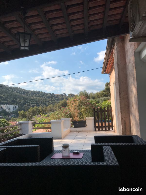 Location saisonnière maison avec piscine et terrasse couverte (image 5)