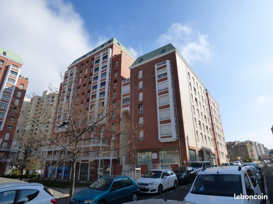 Appartement 1 pièce 20 m² · à Saint-Étienne · 20 m² · 335 €