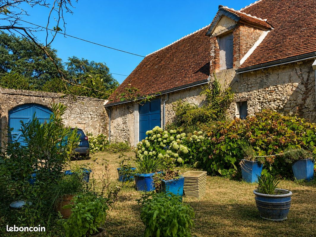 Maison 5 pièces 167 m² · à Maslives · 167 m² · 68 000 €