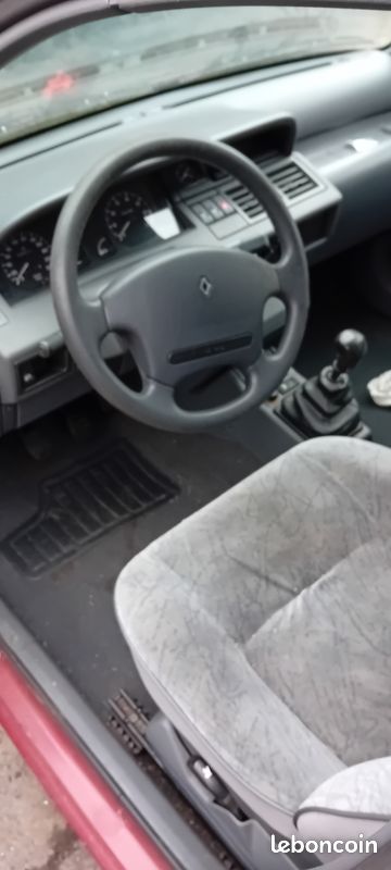 Clio 1 (image 5)