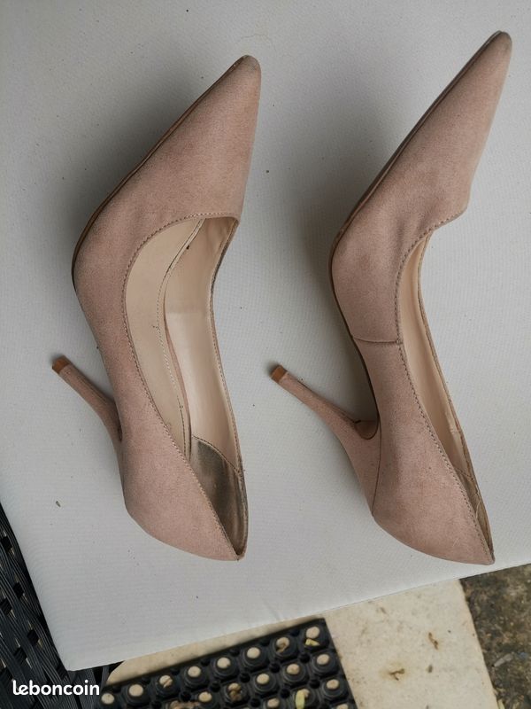 Escarpins Marque Lavorazione Taille 37 - Chaussures à Talons En Excellent État Occasion
