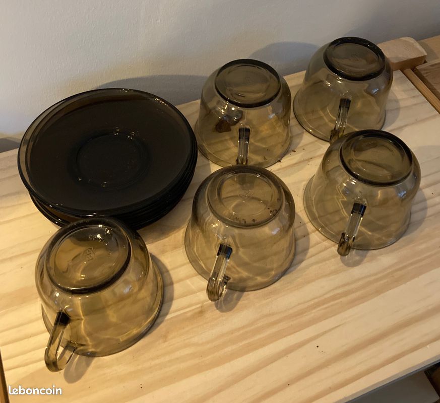 Lot 8 Tasses à Café Vereco Verre Fumé Vintage – Ht 5,5 Cm