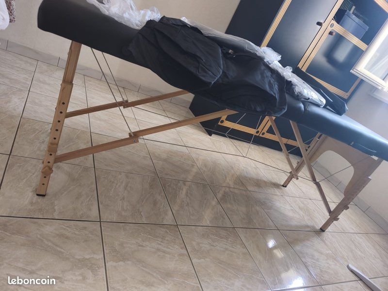 Table de massage esthétique (image 2)