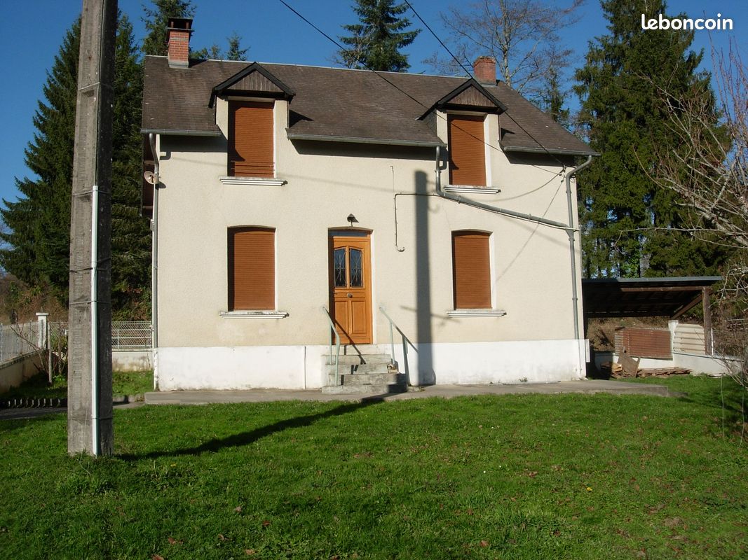 Maison de Campagne seule - Eyburie 19140 le moulin de Chavagnac (image principale 0)