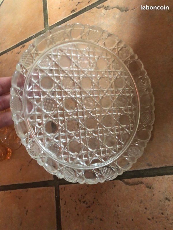 Assiette en verre (image 3)