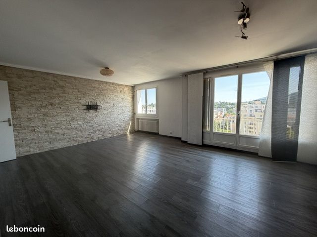 Appartement 5 pièces 100 m² · à Saint-Étienne · 100 m² · 125 000 €