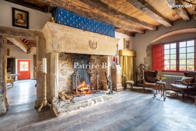 Maison de village 5 pièces 238 m²