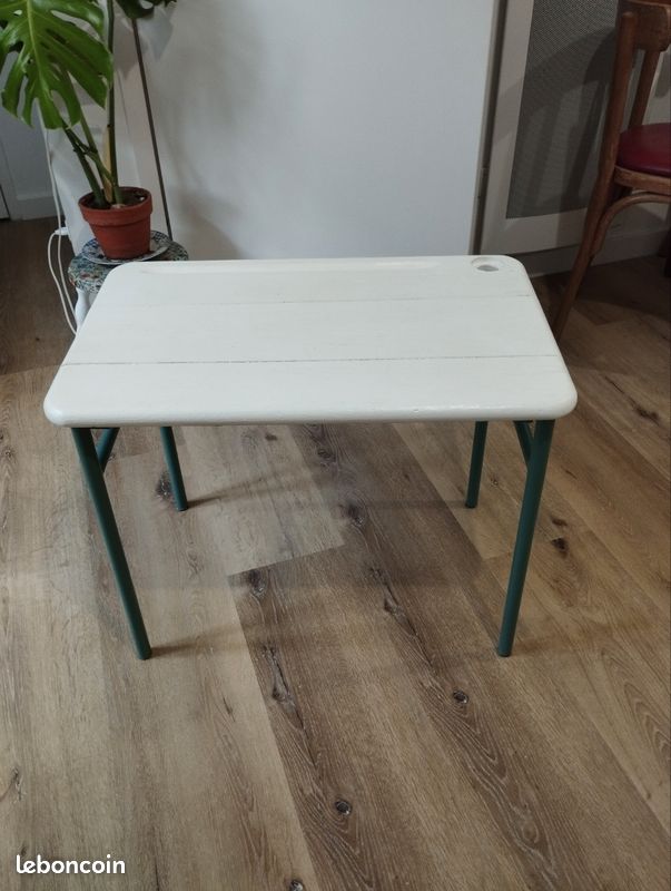 Petit bureau d'écolier (image 1)