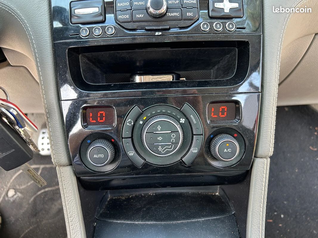 PEUGEOT 308 CC 2.0 HDi 16V 140ch FAP Féline (image 21)