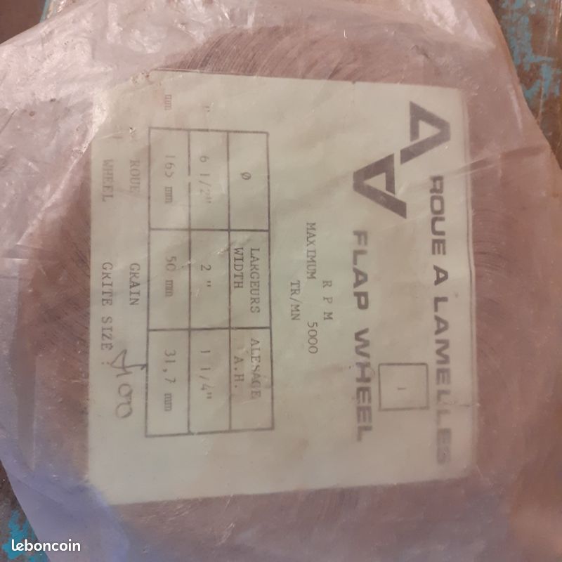 Roue à lamelles abrasives neuves (image 1)