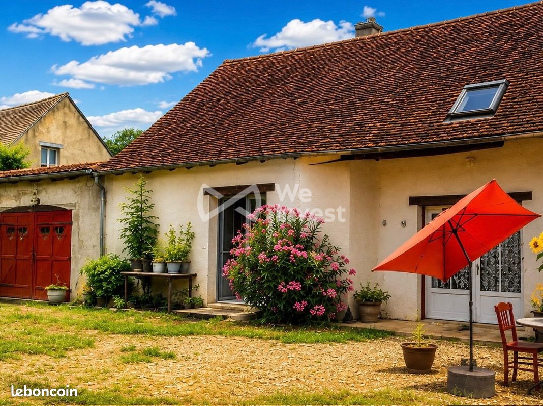 Maison 8 pièces 247 m² · à Neuillé-le-Lierre · 247 m² · 615 000 €