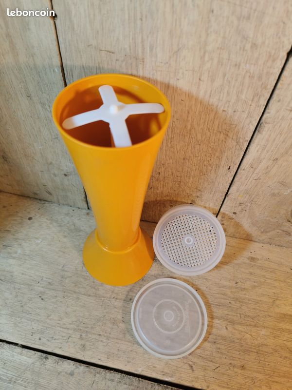 Tupperware : saupoudreuse sucre glace orange - Arts de la table