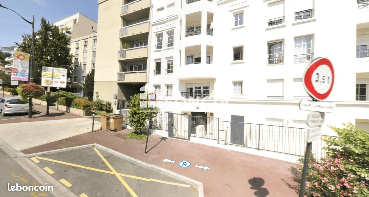 Parking 24 m² · au Plessis-Robinson · 24 m² · 46 000 €