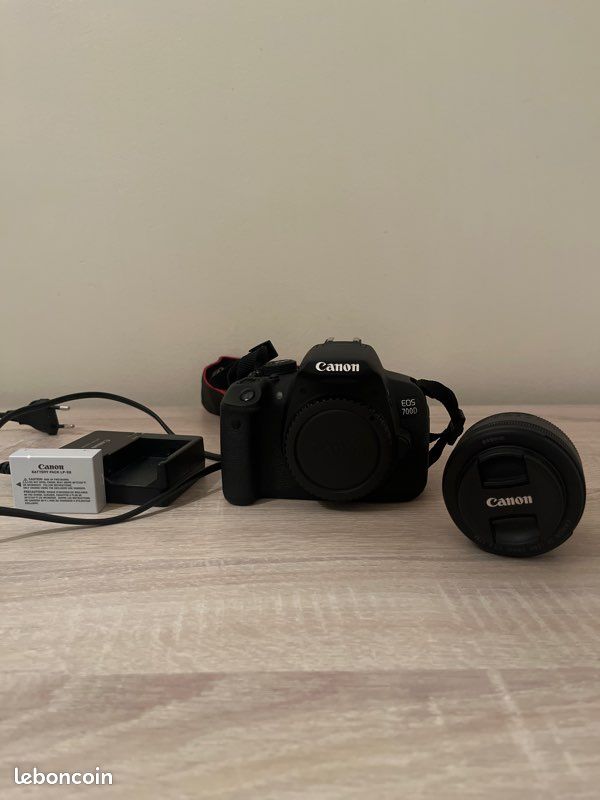 Appareil Photo Hybride Canon EOS 700D + Objectif 50mm - Neuf Sous Blister - Noir