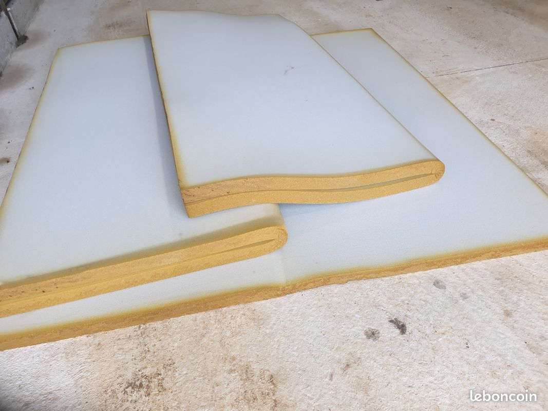 Trois plaques de mousse ép 5cm 2mx2,10m (image 2)