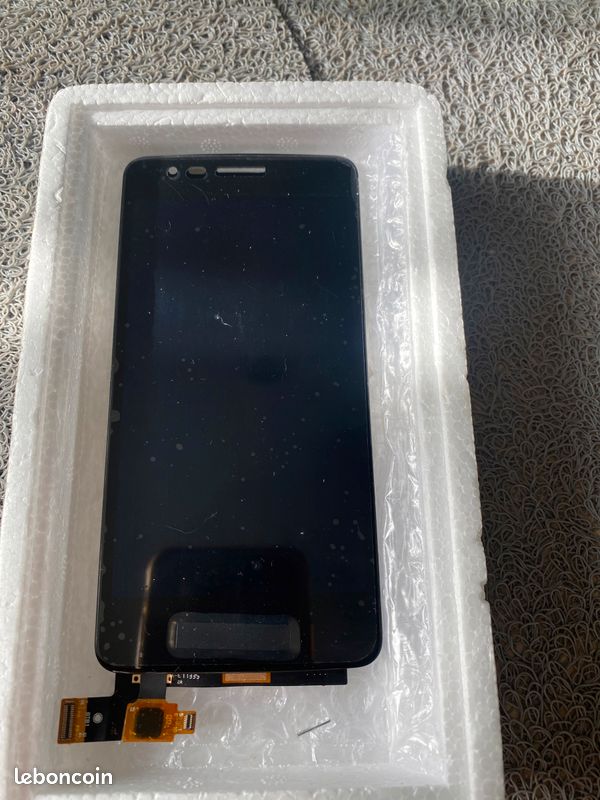 Écran LG k8 2017 (image 1)