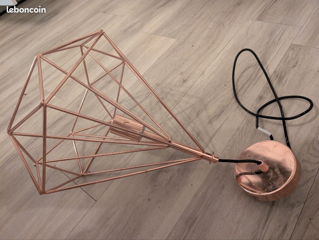 Suspension cuivre (image 1)