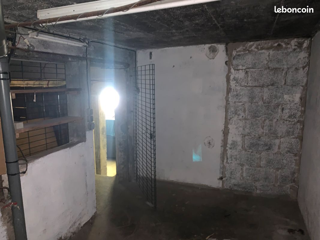 Box 10 m2 · à Thiviers · 50 €