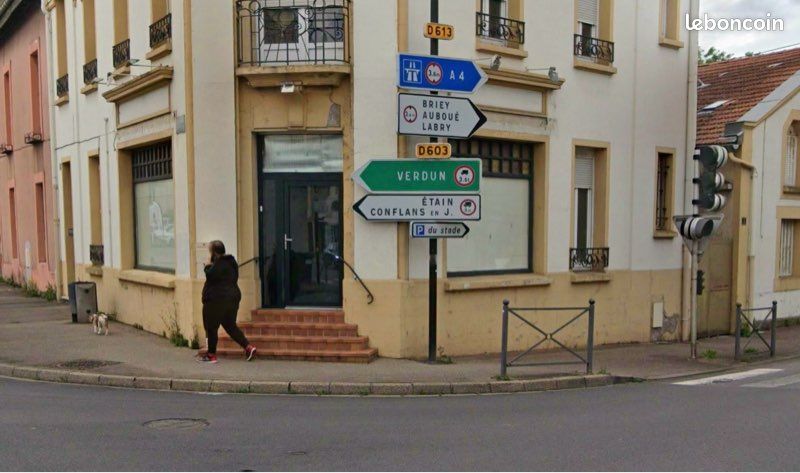 Local commercial (image 1)