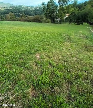 Terrain constructible hors lotissement · à Saint-Martin-le-Colonel · 165 000 €