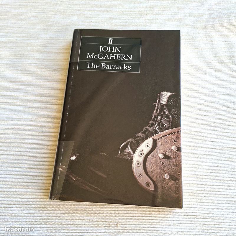 Livre "The Barracks" de John McGahern, en anglais (image 1)