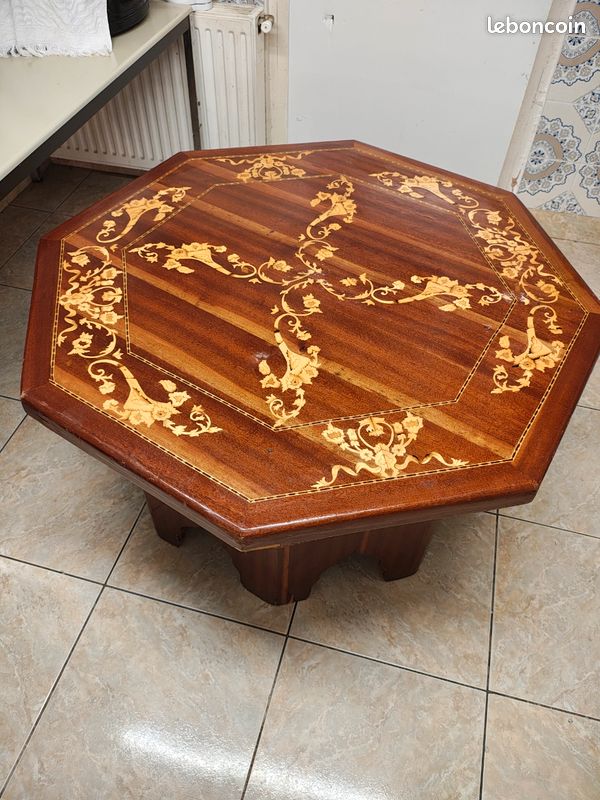 Table Orientale en Bois Massif (image 1)