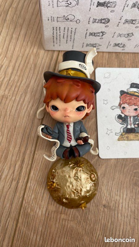 Figurine Pop Mart - Hirono The Businessman (image 2)