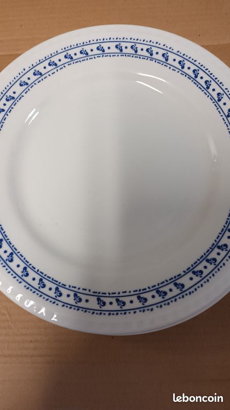 Lot De 5 Petites Assiettes Plates Keradur Oxford - Céramique Vintage - Fabriqué Au Brésil - Occasion