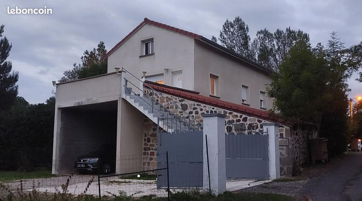 Maison 5 pièces 120 m² · à Saint-Pierre-Eynac · 120 m² · 717 €/mois
