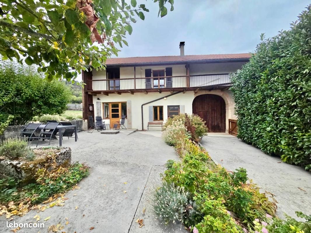 Maison 5 pièces 148 m² · à Vescles · 148 m² · 294 000 €