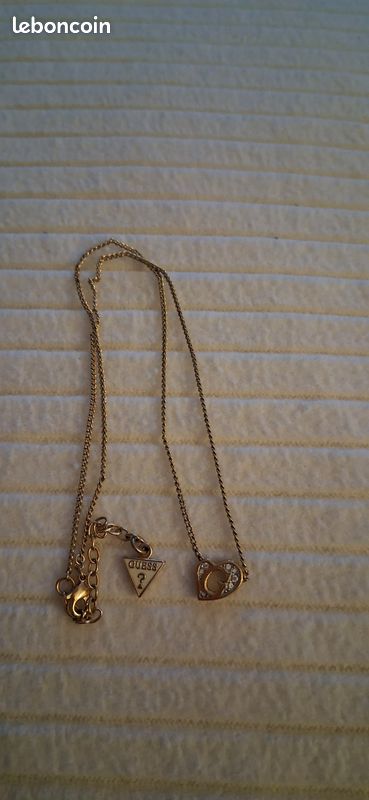 Collier Guess Avec Pendentif Cœur Vintage - Bijou Occasion Élégant