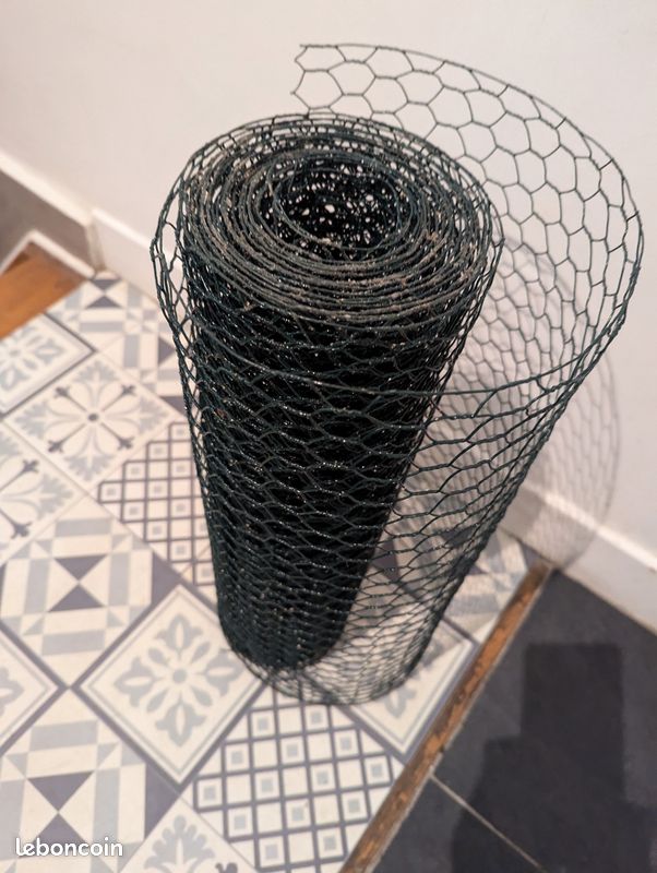 Rouleau de grille métallique souple – Vert foncé, quasi neuf (image 1)