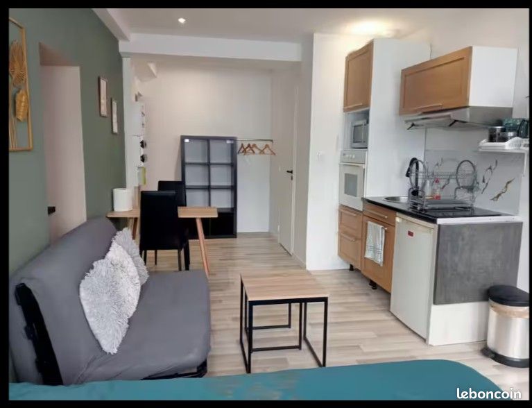 Appartement 1 pièce 32 m² · à Villedieu-les-Poêles-Rouffigny · 32 m² · 360 €