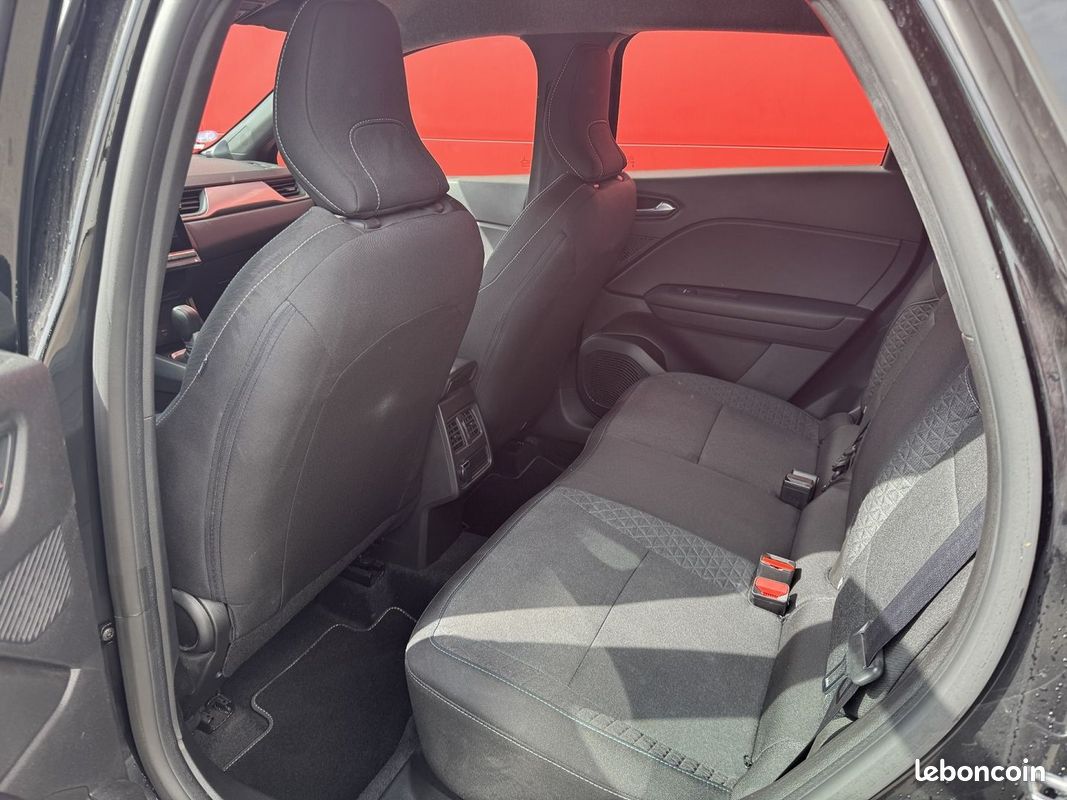 Renault CAPTUR II 1.6 E-TECH FULL HYBRID 145CH EVOLUTION (image 9)