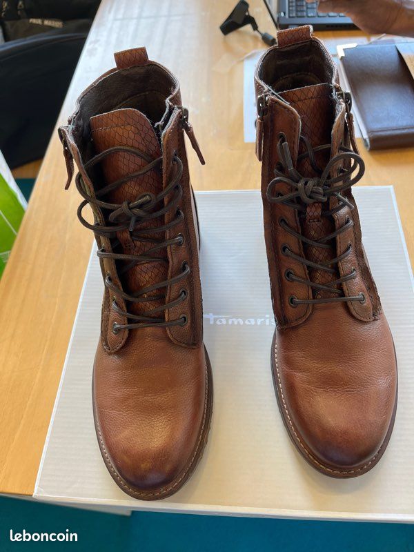À vendre chaussures hautes pour femme (image 1)