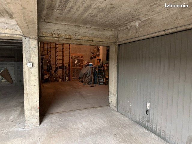 Parking 45 m² · à Roche-la-Molière · 45 m² · 18 500 €