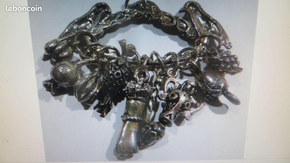 Gros pendentif en laiton avec 9 breloques surmontées de 2 oiseaux (image 2)