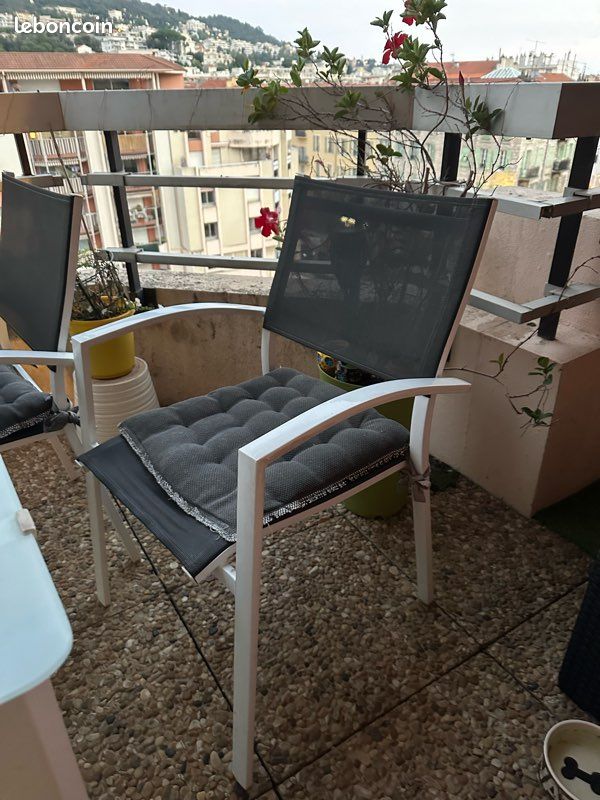 Table de jardin (image 3)