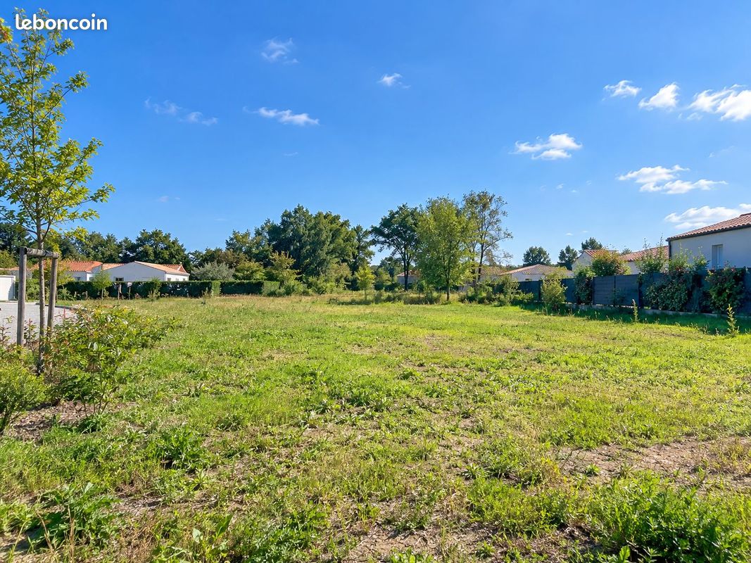 Terrain à bâtir de 484 m² à SUCE-SUR-ERDRE (44) · à Sucé-sur-Erdre · 230 000 €